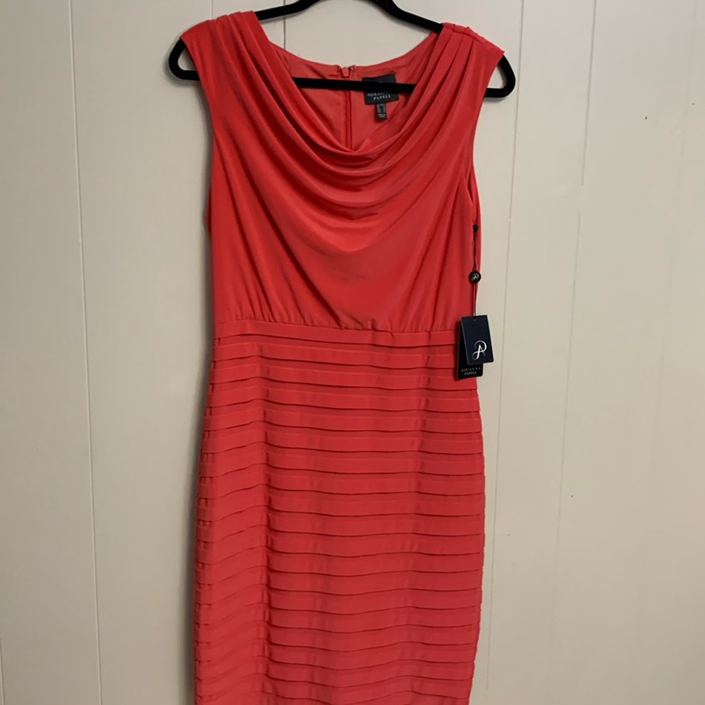 Adrianna Papell Size 6 Special Event Dress Coral Color Scoop Neck Detailed Back